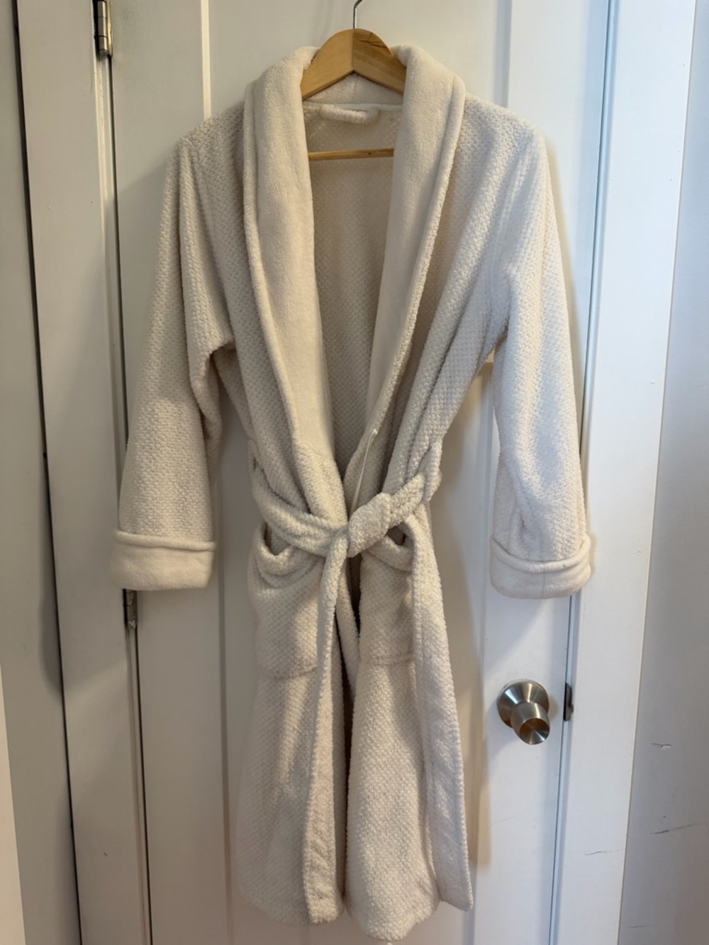 Ulta Beauty Cream Plush Shawl Collar Tie-Waist Robe